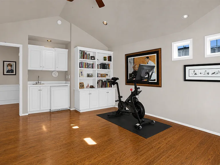 21923 NE 21st Pl — Photo 26