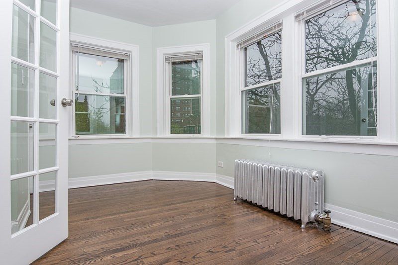 1st image of 6952 S Oglesby Ave