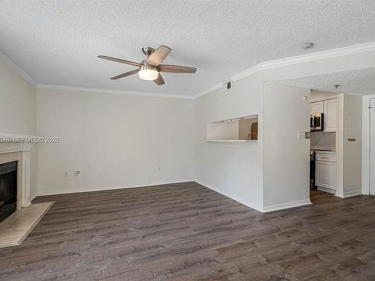 1000 W Horatio St #114 — Photo 3