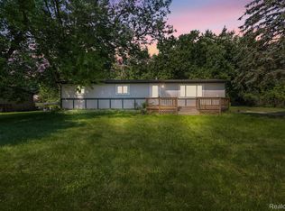 60859 Eyster Rd, Rochester, MI 48306