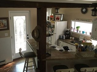 191 Mountain Rd, Cape Neddick, ME 03902