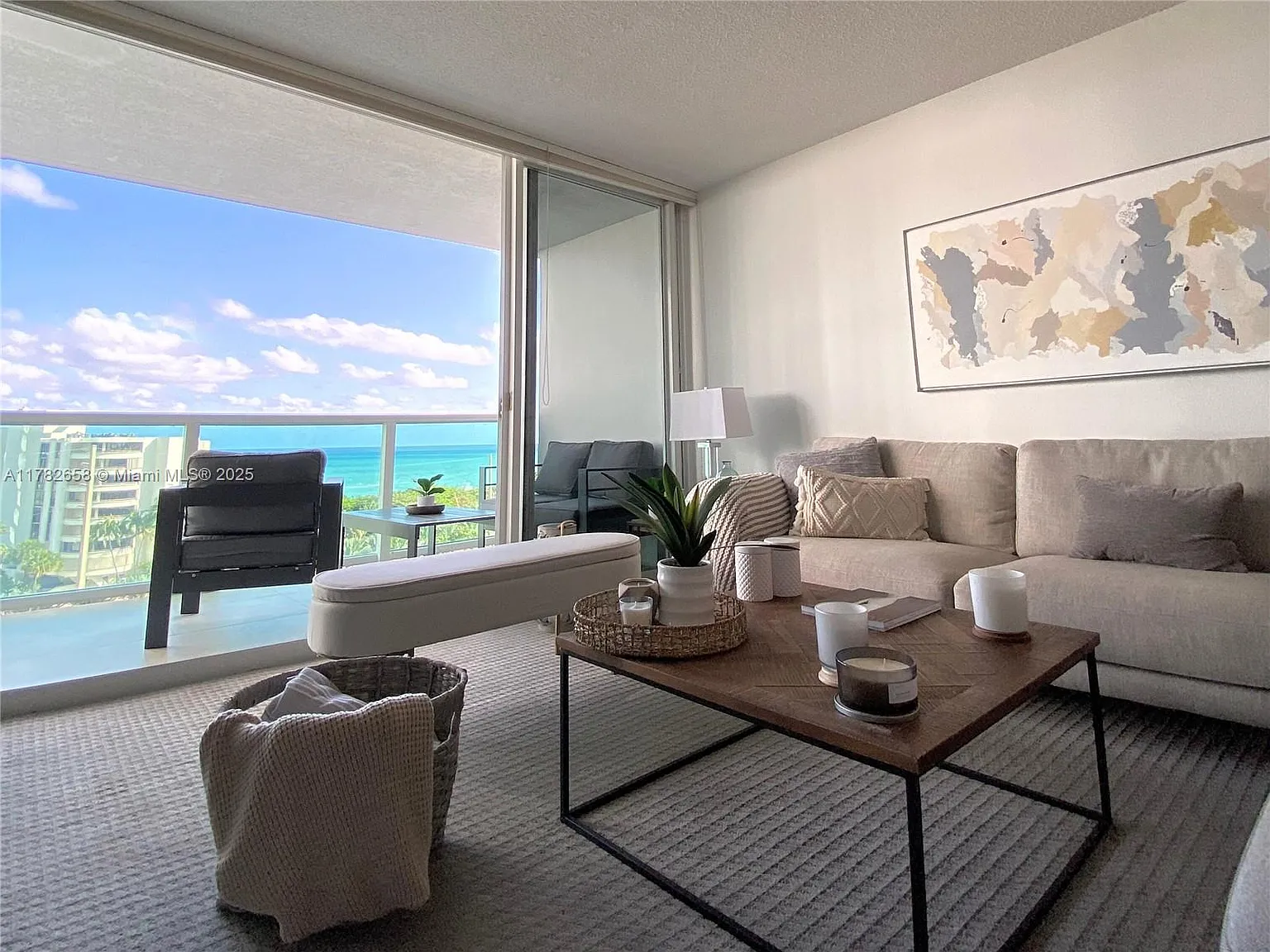 Arlen House East Condo — Photo 4