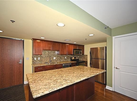 3rd image of 600 Admiral Blvd APT 206