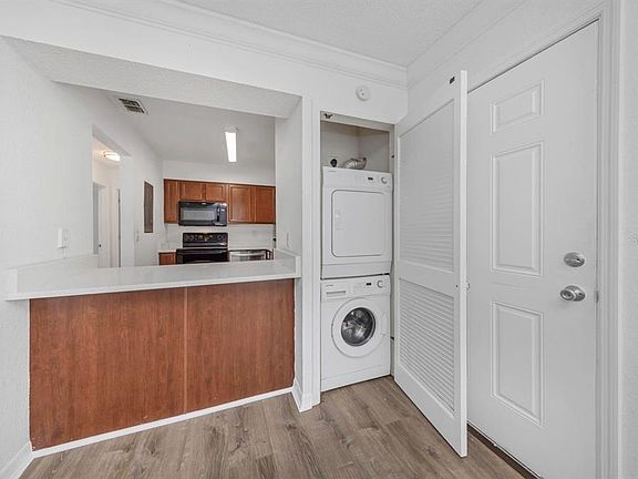4th image of 643 HAVEN PLACE #643