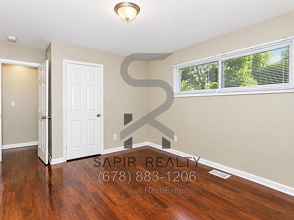 4th image of 3528 Conley St
