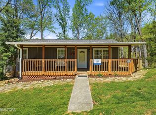 2106 Hickory Manor Rd, Pigeon Forge, TN 37862