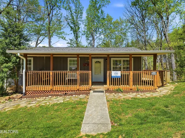 2106 Hickory Manor Rd, Pigeon Forge, TN 37862