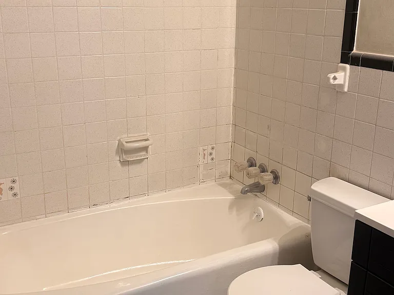 525 Walton Ferry Rd #B6 — Photo 2
