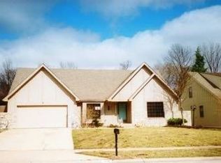 908 E 118th Ter, Kansas City, MO 64131