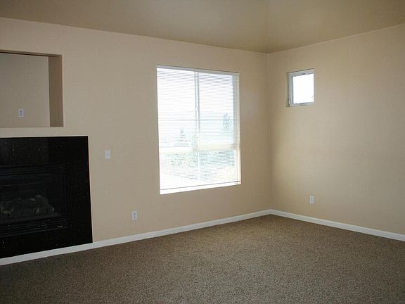 5th image of 620 King George Ave