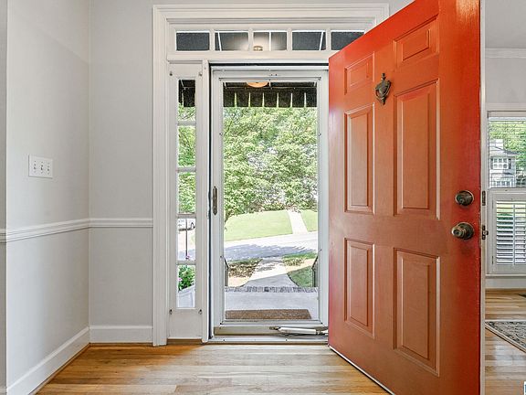 4th image of 1837 Brookview Ln