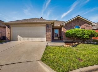 10404 Fossil Hill Dr, Fort Worth, TX 76131