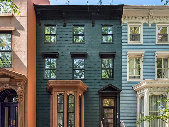 3rd image of 183 Lafayette Ave