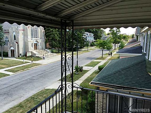 3rd image of 215 Northland Ave
