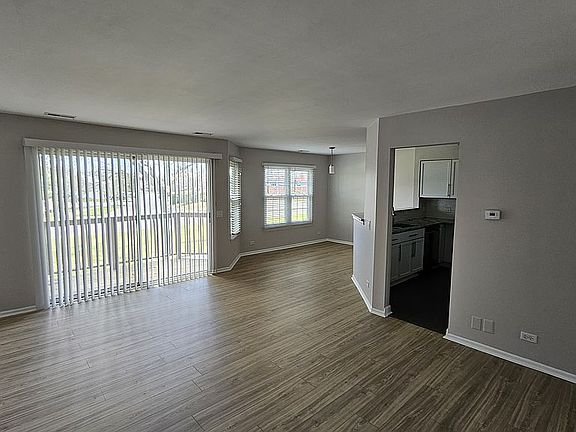 5th image of 214 W Jennifer Ln Unit 6