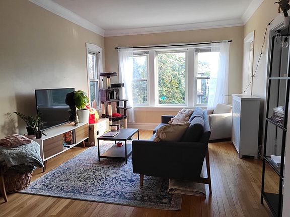 5th image of 4828 W Newport Ave