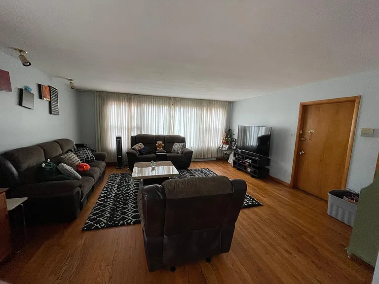 8333 Trumbull Ave #2 — Photo 21