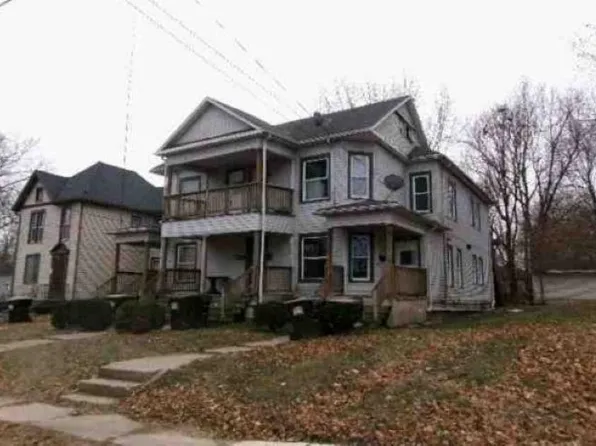 311-315 1/2 E Pleasant St, Freeport, IL 61032