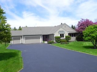 1848 Howard Dr, Cedarburg, WI 53012