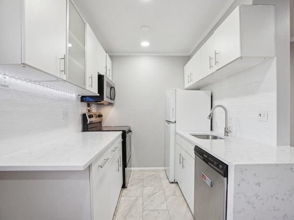 56 68th St APT 7