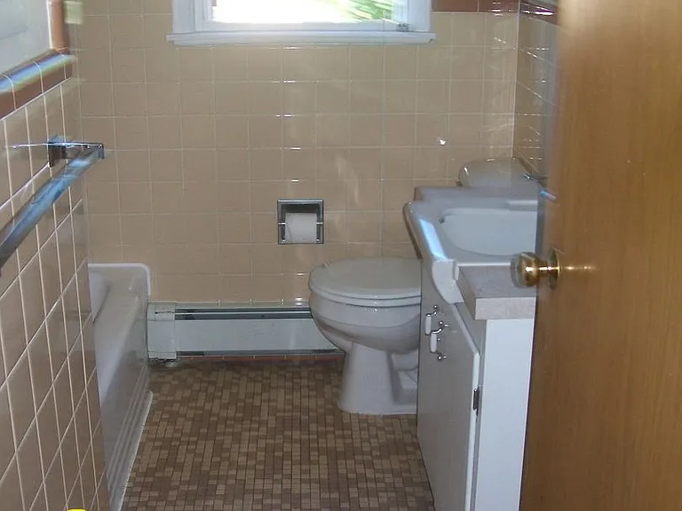 4409 Monona Dr — Photo 11