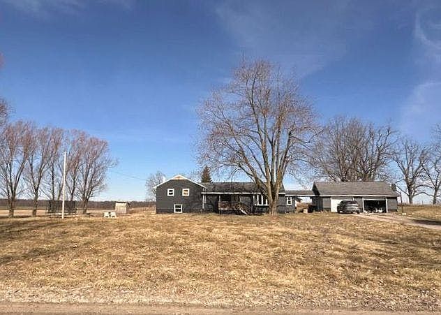 1st image of 7900 Cadmus Rd