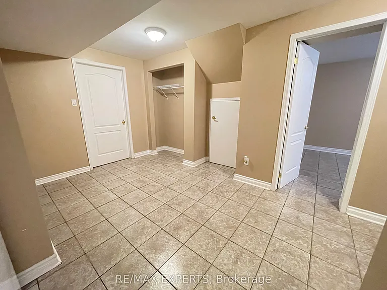 176 Kingsview Dr #BASEMENT — Photo 6