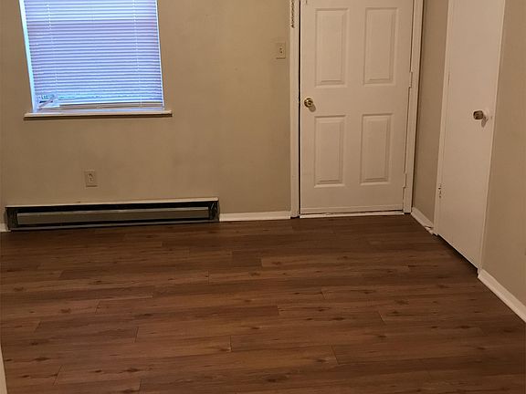 4th image of 115 Cedar Dr APT C