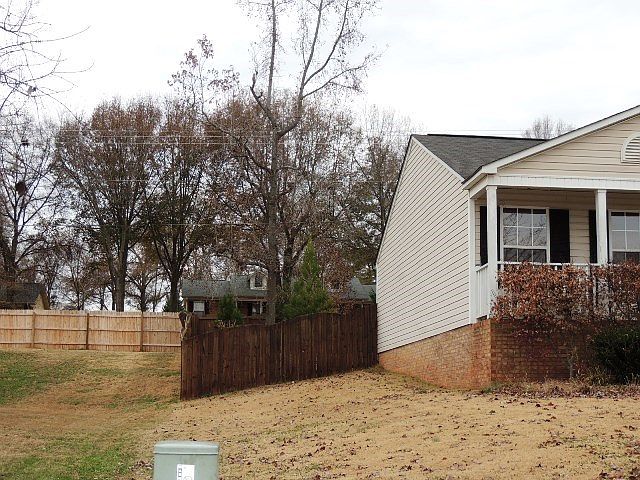 2nd image of 510 Usher Ct