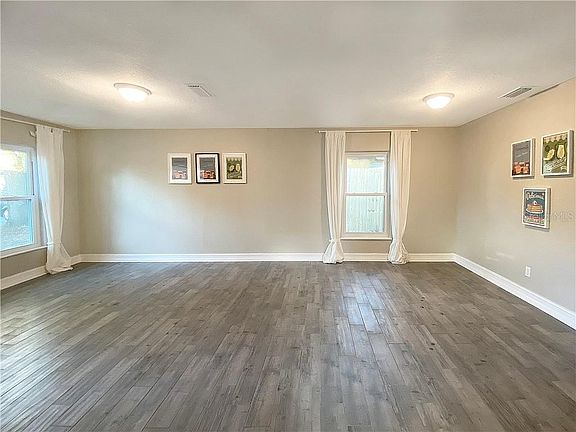 5th image of 2907 E 25th Ave