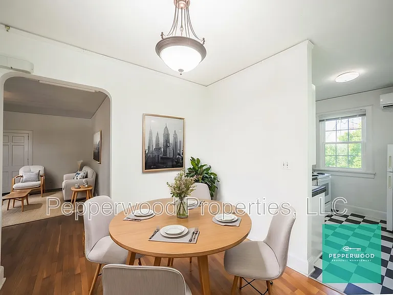 519 E Main St #3 — Photo 4