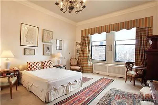 Sold by Warburg | media 7