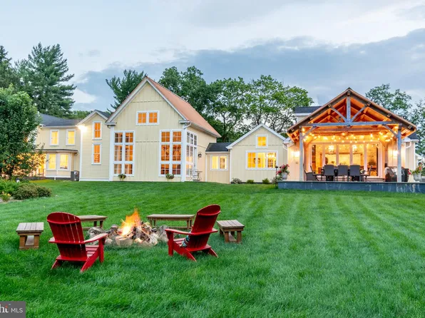 2969 Windy Bush Rd, Newtown, PA 18940