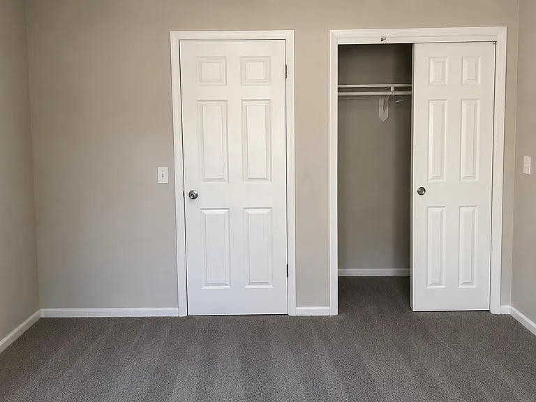 Country Manor Apartment Homes — Photo 18
