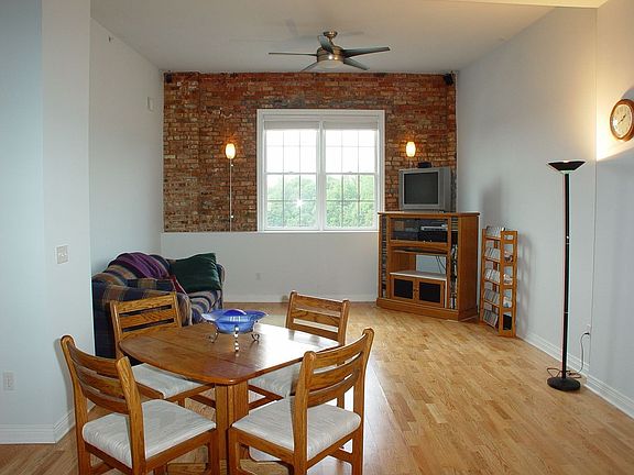 Open Floorplan and high ceilings