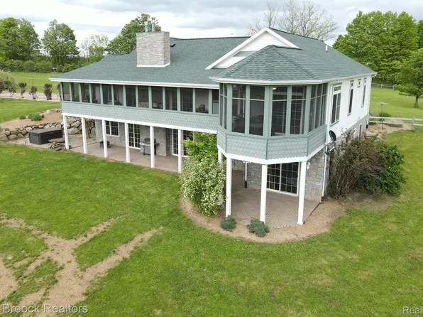 58282 Savage Rd, Vandalia, MI 49095