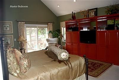 3rd image of 2749 Terraceview Cir