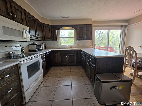 5th image of 39 Charcoal Ridge Road East