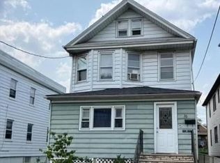 30 W 10th St #2, Linden, NJ 07036