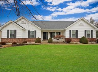 516 Crown Passage Dr, Saint Charles, MO