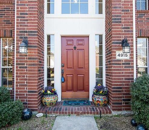 4th image of 4915 Redwood Dr