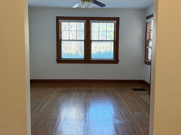 4th image of 3108 Indianola Ave APT 1