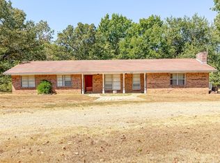 1372 N 4220th Rd, Hugo, OK 74743
