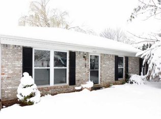 7221 Chestnut Tree Ln, Louisville, KY 40291