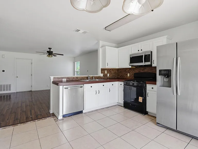 14910 Mossycup Ln — Photo 6