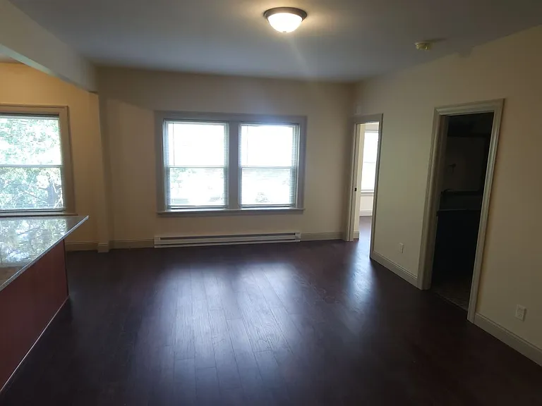 1416 E State St Apartments — Photo 11