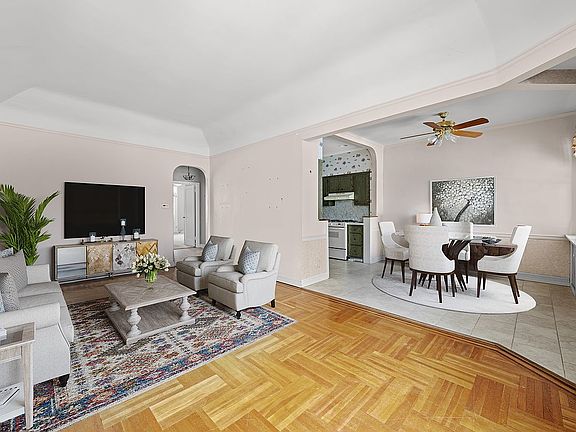 2nd image of 2636 E 7th St #1