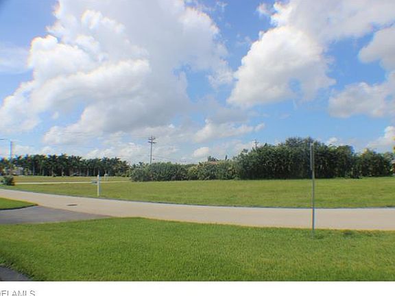 3rd image of 5030 SW 16th Pl