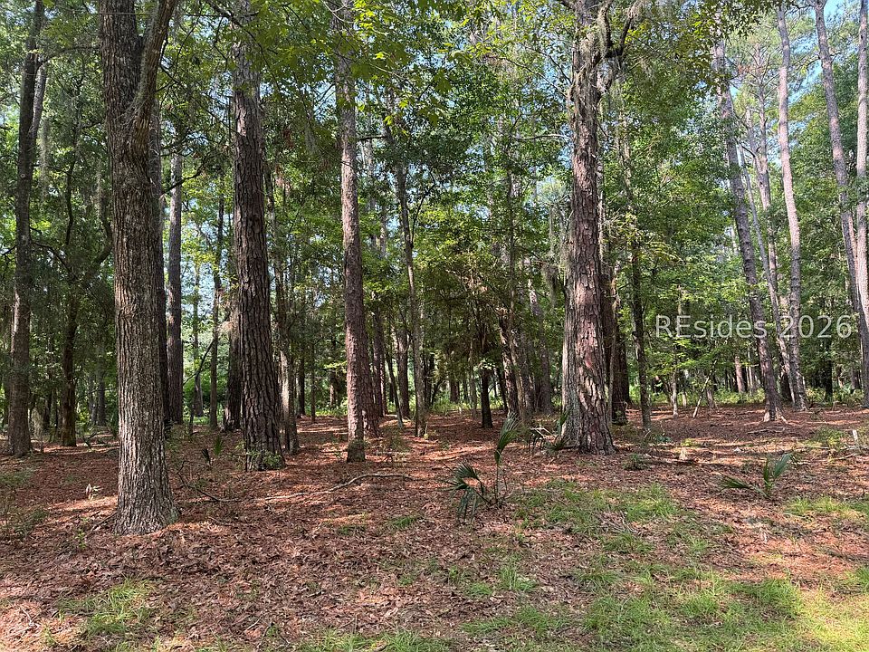 1st image of 18 Captain Monroe Ln