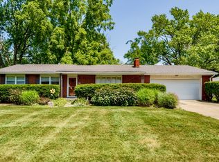 14 Grandview Dr, Normal, IL 61761